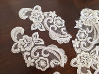 Lot unique de 7 motifs ivoire avec perles et arabesques · vue 3