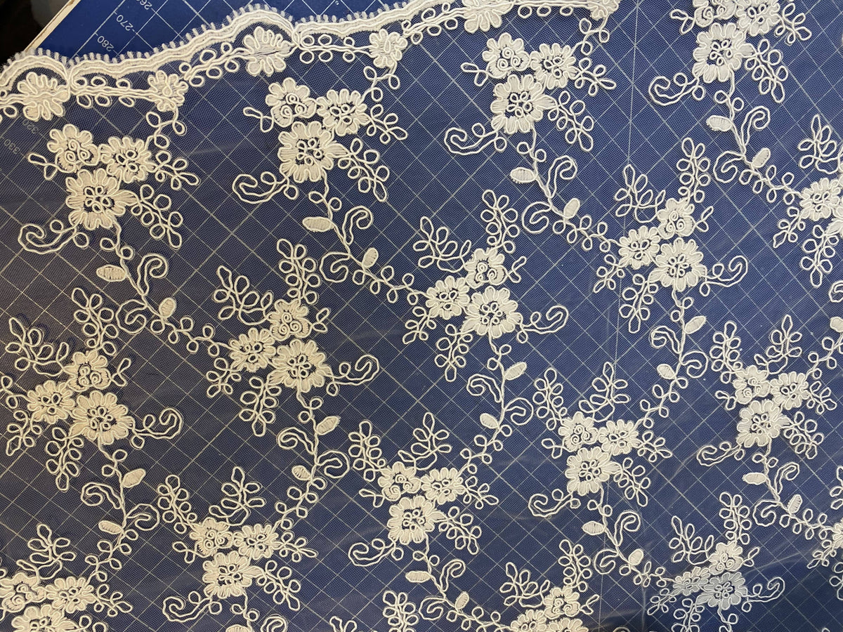 Dentelle tulle brodé ivoire