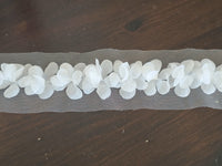 Galon dentelle fleurs 3D ivoire clair sur tulle – 7 cm – dentelle florale relief mariage couture –