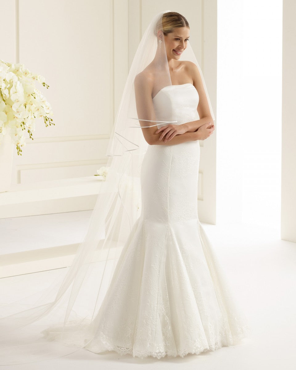Voile de mariée long, bordure en satin
