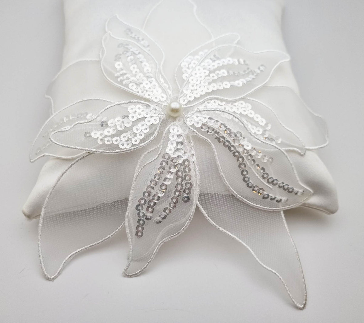 Grande fleur ivoire clair pour robe de mariée