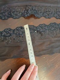 Dentelle noire sequins sur tulle – 10 cm – galon dentelle brillante festonnée couture – vendu au mètre · vue 5