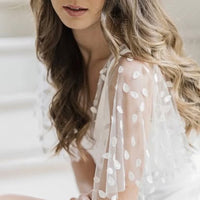 Robe de mariée fluide avec fente et manches en tulle brodé - Circé