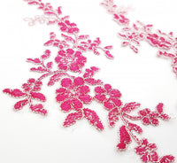 Motif en dentelle cerise fil argenté à coudre · vue 2