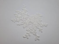 Motif en dentelle ivoire clair feuille fleurs pour robe de mariée · vue 4
