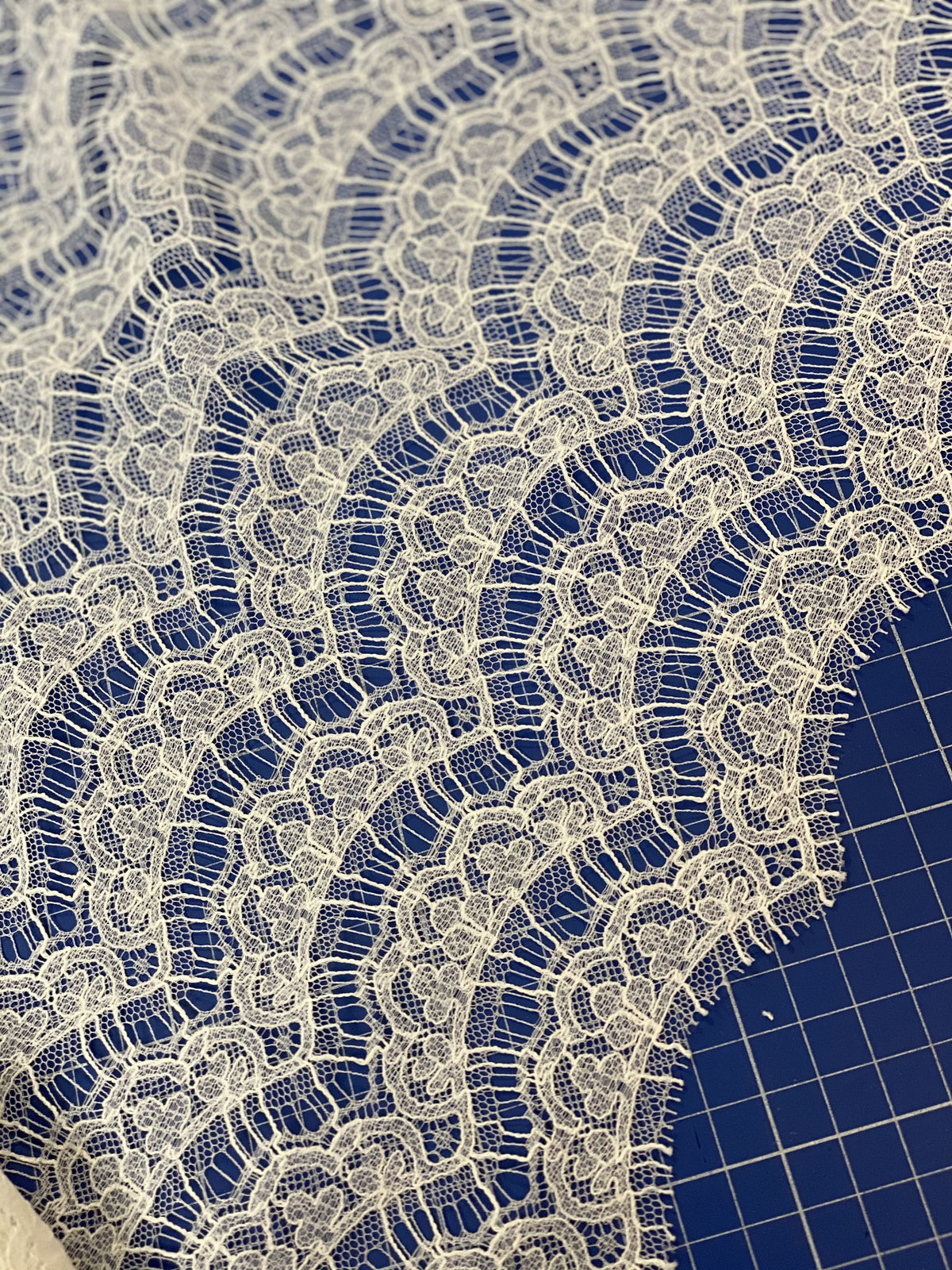 Dentelle fine, Calais Caudry ivoire