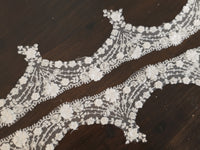 Galon ivoire fleurs 3D relief , perles