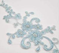 motif en dentelle vert celadon , fil argenté , à coudre T368 · vue 3
