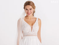 Très belle robe de mariée petite princesse Lilly