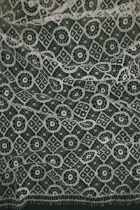 Dentelle fine motif géométrique ivoire clair · vue 2