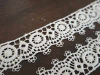 Galon de dentelle bohème ivoire clair petit bord fin · vue 4