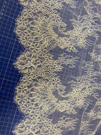 Dentelle rebordée pour robe de mariée, ivoire · vue 3