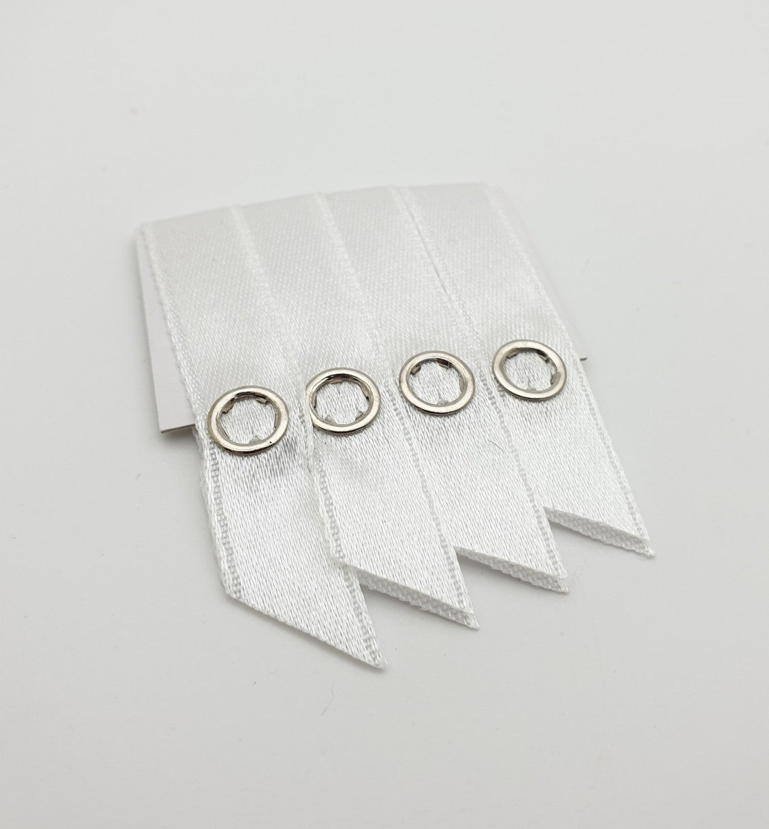 Attaches bretelles noir ou blanc