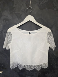 Top mariée ivoire doublé – Dentelle raffinée – Manches courtes – Dos goutte · vue 9