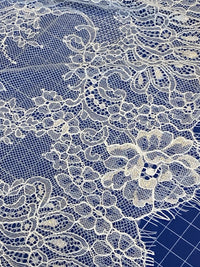 Dentelle fine ivoire pour mariée · vue 2
