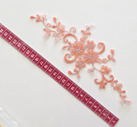 Motif en dentelle orange fil argenté à coudre pour création · vue 2
