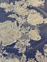 Dentelle ivoire, tulle brodé 3D · vue 2