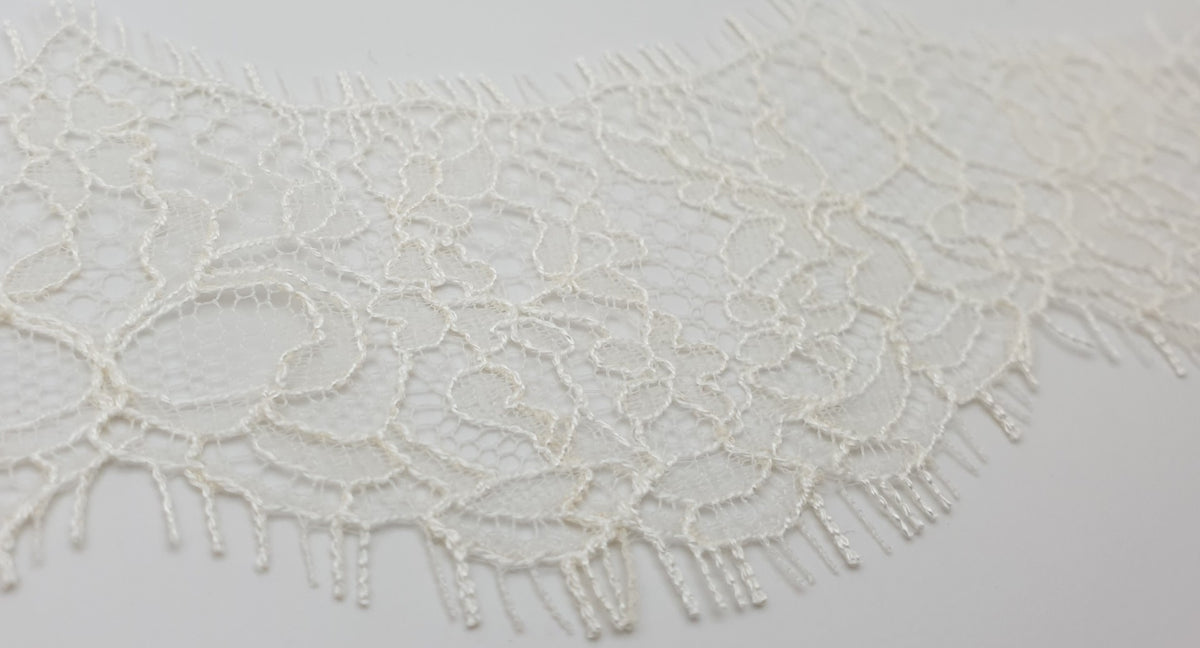 Galon de dentelle fine ivoire pour robe de mariée