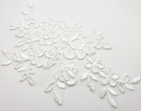 Motif ivoire brodé dentelle feuilles pour robe de mariée · vue 2