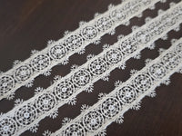 Galon dentelle ivoire bohème à sequins – 1,5 cm – Motif rosaces – robe mariée champêtre – vendu au mètre · vue 3