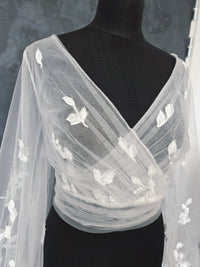 Top mariée tulle drapé brodé ivoire – Manches longues fluides – Dos V boutonné – Taille 44 · vue 4