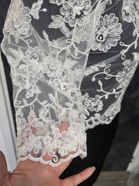Top en dentelle col bateau manches 3/4 pour mariée · vue 5