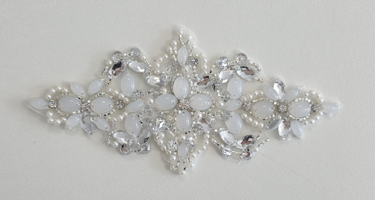 Motif strass et perles brillant pour cocktail mairée motif central