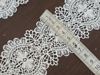 Galon dentelle guipure ivoire clair 6 cm – motif floral fin festonné – dentelle mariée au mètre · vue 2