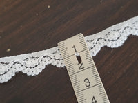 Galon dentelle ivoire élastiqué – 1,5 cm – Bordure lingerie / couture – vendu au mètre · vue 4