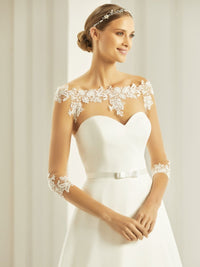 Top mariée couleur chair à coudre – Encolure bateau (Bardot) – Manches 3/4