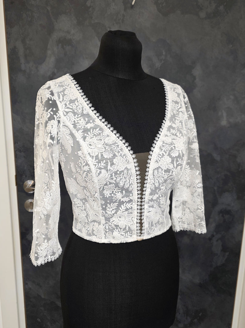 Top mariée bohème ivoire clair en dentelle – Manches 3/4 – Dos boutonné – Style romantique