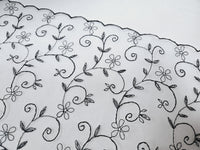Coupon d'organza ivoire brodé noir Laize 130 · vue 2