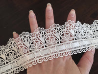 Galon de guipure ivoire clair avec ruban – mariage, robe de mariée champêtre – vendu au mètre · vue 2