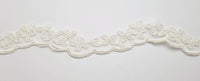 Galon dentelle bordure ivoire , blanc petites fleurs