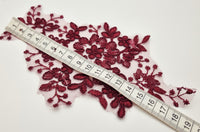 Motif dentelle rouge bordeaux fleurs et feuilles pour robe de mariée / soirée · vue 4