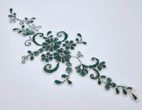 Motif en dentelle vert foncé , fil argenté T368