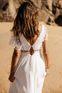 Robe de mariée fluide avec fente et manches en tulle brodé - Circé