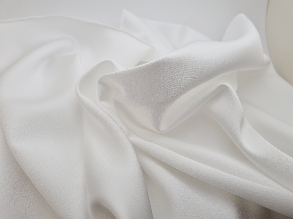 Crêpe fluide envers satin ivoire clair SANMAR55023