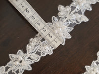 Galon de dentelle fleurs avec perles brillance , ivoire · vue 4