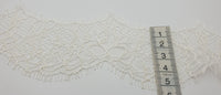 Galon de dentelle fine ivoire pour robe de mariée · vue 2