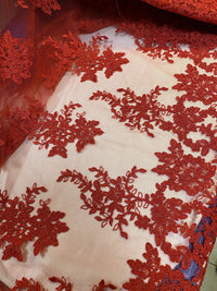 Dentelle rouge rebrodée · vue 4
