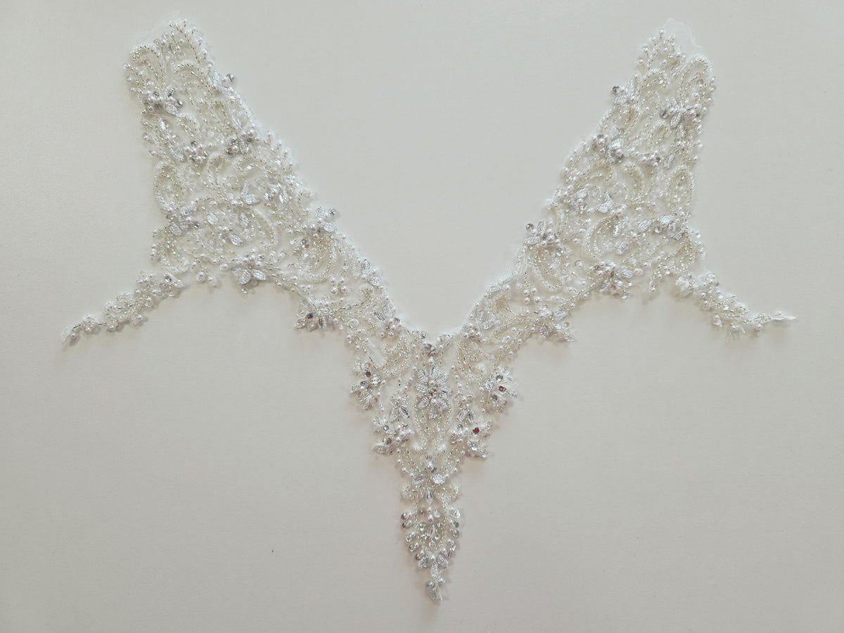 Motif perles et strass pour ceinture ou encolure à coudre