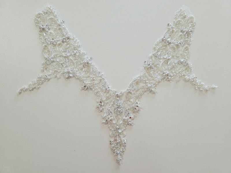 Motif perles et strass pour ceinture ou encolure à coudre