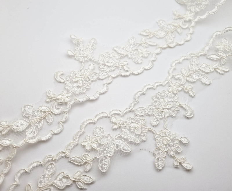 COUPON 1M50 Galon de dentelle festonné ivoire robe de mariée