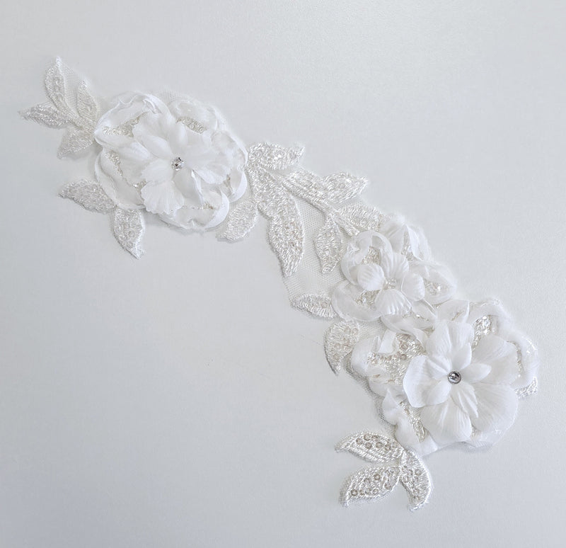 Motif ivoire fleurs 3D relief avec strass