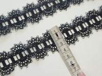 Galon dentelle rosaces ajourées – Noir – 3 cm env. – Vendu par 10 cm · vue 3