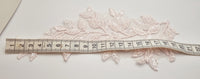 Motif feuilles brodé rose clair perles et sequins pour robe de mariée · vue 4