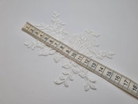 Motif en dentelle ivoire clair feuille fleurs pour robe de mariée · vue 3