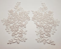 Motif dentelle ivoire nacré fleurs et feuilles pour robe de mariée