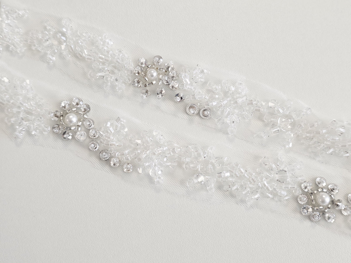 Coupon galon strass et perles transparente 60CM